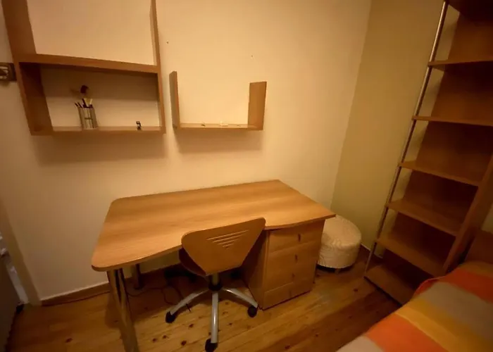 Cute 2Bdrm In Salonica Center
